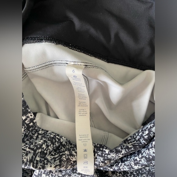 Lululemon black and white leggings White size 6 - Picture 5 of 7